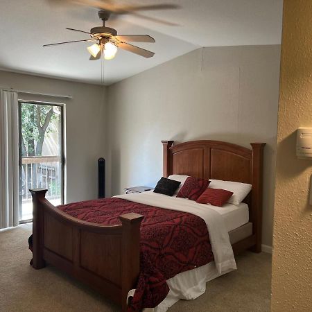 Lovely 1-Bedroom Townhome With Nice Amenities Houston Buitenkant foto