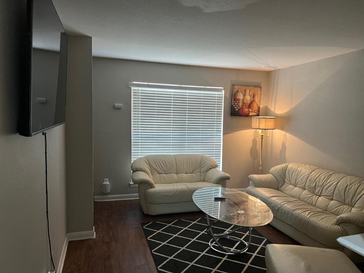 Lovely 1-Bedroom Townhome With Nice Amenities Houston Buitenkant foto