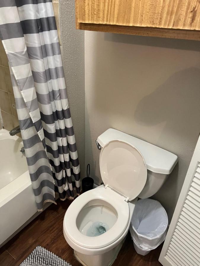 Lovely 1-Bedroom Townhome With Nice Amenities Houston Buitenkant foto