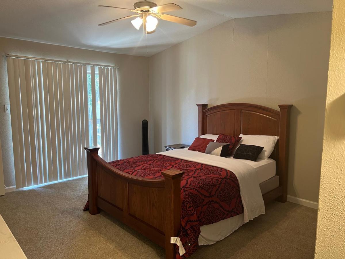 Lovely 1-Bedroom Townhome With Nice Amenities Houston Buitenkant foto