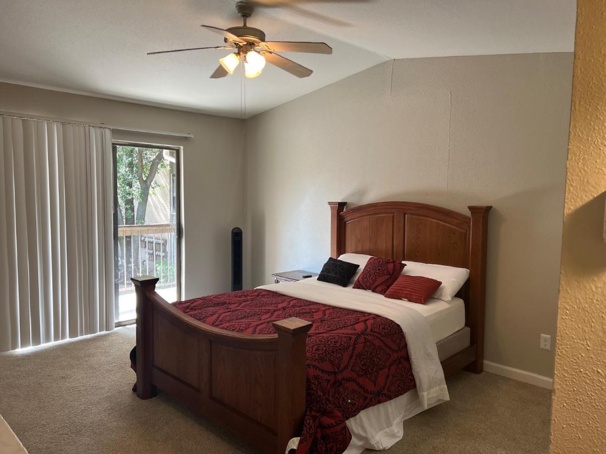 Lovely 1-Bedroom Townhome With Nice Amenities Houston Buitenkant foto